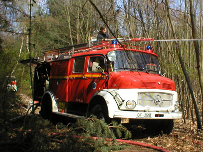 TLF 16  der Feuerwehr Neu-Isenburg Zeppelinheim